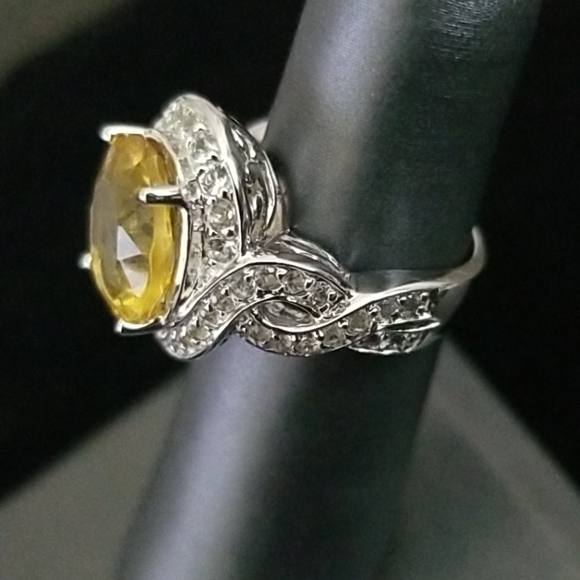 Ring - Picture 2 of 4